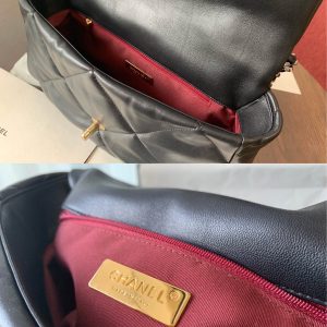 19 FLAP BAG 30 BLACK LAMBSKIN GOLD HARDWARE