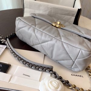 1572367217_1022407633_4 19 FLAP BAG 30 GREY GOATSKIN GOLD HARDWARE