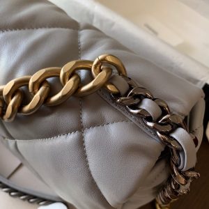 1572367217_1127281165_2 19 FLAP BAG 30 GREY GOATSKIN GOLD HARDWARE