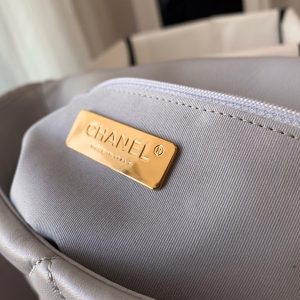 1572367218_706981395_6 19 FLAP BAG 30 GREY GOATSKIN GOLD HARDWARE