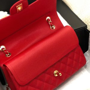 FLAP BAG MEDIUM 25CM RED CAVIAR GOLD HARDWARE