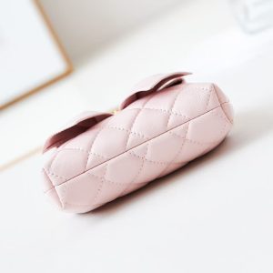 CC 24A Bowknot Kiss Lock Clutch Bag with Chain 13cm Pink Lambskin