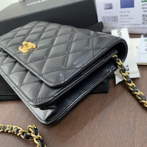CLASSIC WOC 19CM BLACK LAMBSKIN GOLD HARDWARE
