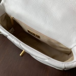 19 FLAP BAG 30 WHITE GOATSKIN