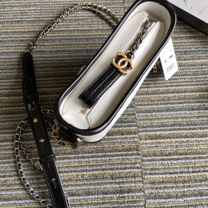 CC MEDIUM 20 HOBO BAG IN WHITE MIX BLACK CALFSKIN WITH STRAP