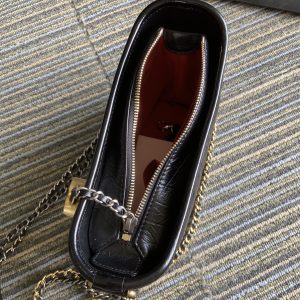 CC MEDIUM 20 HOBO BAG IN BLACK CALFSKIN WITH STRAP