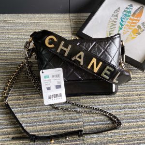 CC MEDIUM 20 HOBO BAG IN BLACK CALFSKIN WITH STRAP