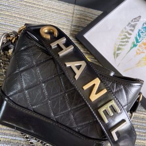 CC MEDIUM 20 HOBO BAG IN BLACK CALFSKIN WITH STRAP