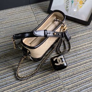 CC MEDIUM 20 HOBO BAG IN BEIGE CREAM MIX BLACK CALFSKIN WITH STRAP