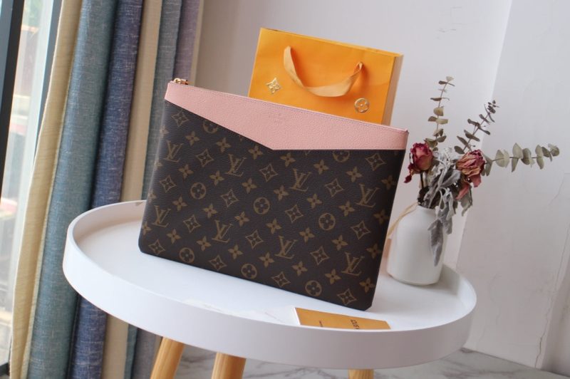 LV M62048 Daily Pouch Brown Ballet Pink Monogram Canvas & Cowhide