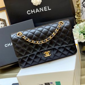 CLASSIC FLAP 25 BLACK LAMBSKIN YELLOW GOLD HARDWARE