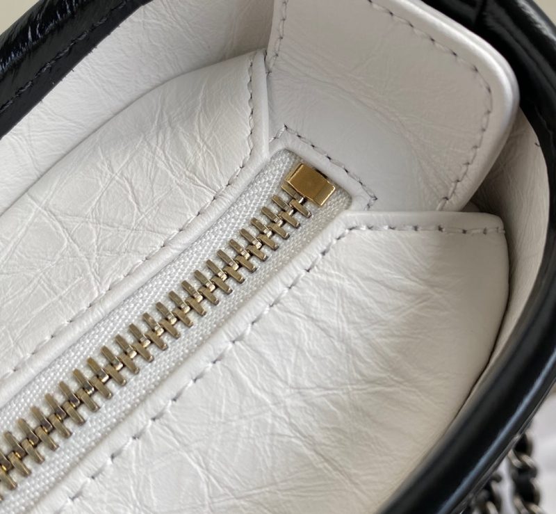 20200913_i1599933062_1978_6_jpg Chanel 25 Gabrielle Black White 20cm Calfskin 289506
