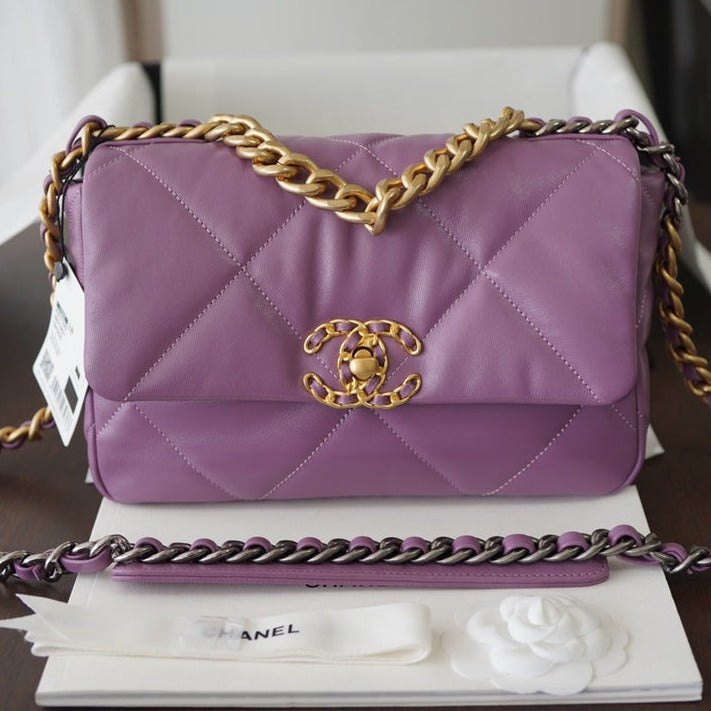 20201023_i1603463198_3351_0_jpg 19 FLAP BAG 30 PURPLE GOATSKIN GOLD HARDWARE