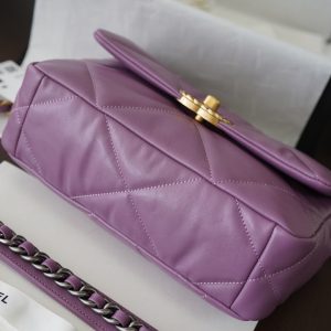 20201023_i1603463198_6871_5_jpg 19 FLAP BAG 30 PURPLE GOATSKIN GOLD HARDWARE