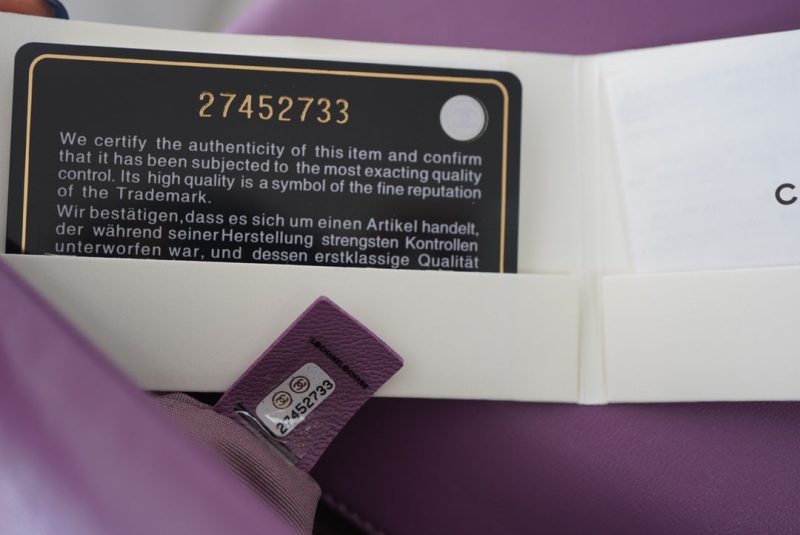 20201023_i1603463198_7403_8_jpg 19 FLAP BAG 30 PURPLE GOATSKIN GOLD HARDWARE