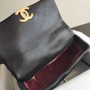 19 FLAP BAG BLACK GOATSKIN GOLD HARDWARE