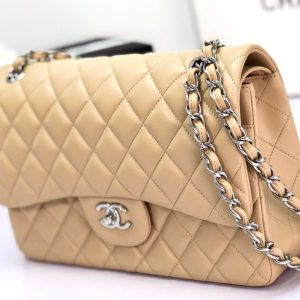 flap bag jumbo 30 light beige lambskin silver hardware