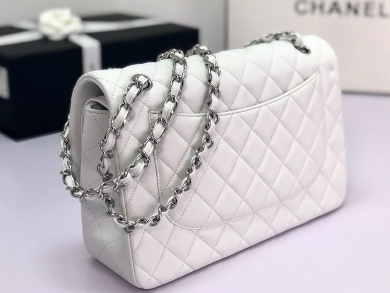 flap bag jumbo 30cm white lambskin silver hardware