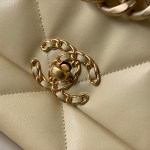 19 FLAP BAG 30 LIGHT YELLOW GOATSKIN