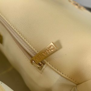 19 FLAP BAG 30 LIGHT YELLOW GOATSKIN