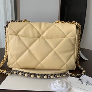 19 FLAP BAG 30 LIGHT YELLOW GOATSKIN