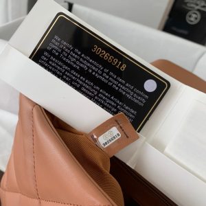 20210329_i1616954238_2420_7.jpg_1 19 FLAP BAG 30 BROWN GOATSKIN