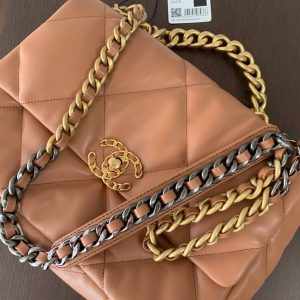 20210329_i1616954238_3293_5.jpg_1 19 FLAP BAG 30 BROWN GOATSKIN