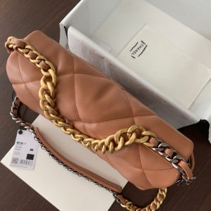 20210329_i1616954238_5407_1.jpg_1 19 FLAP BAG 30 BROWN GOATSKIN