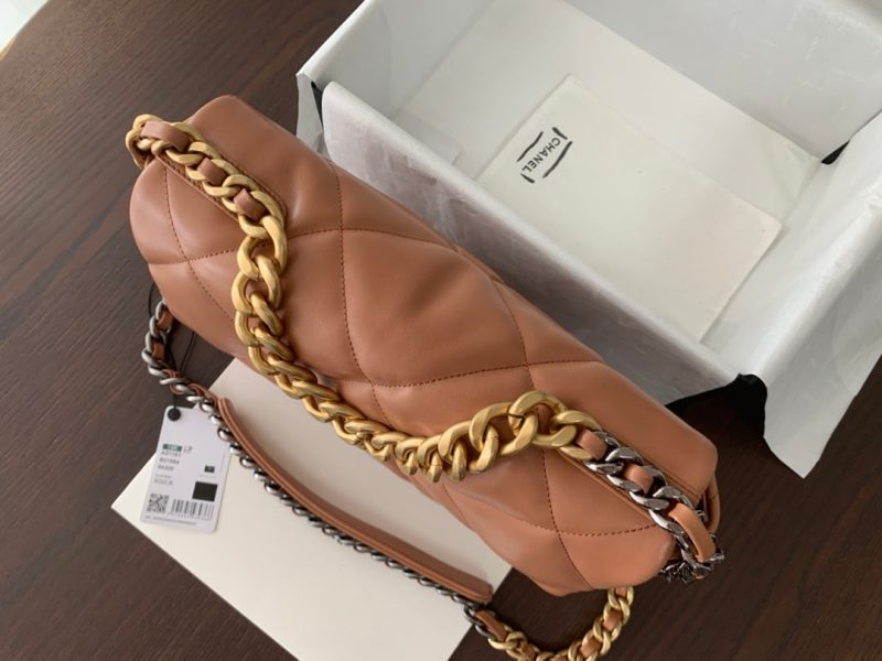 20210329_i1616954238_5407_1.jpg_1 19 FLAP BAG 30 BROWN GOATSKIN