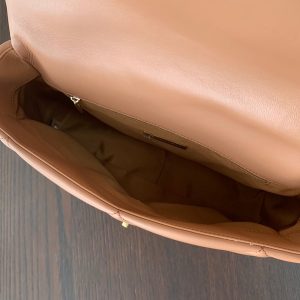 20210329_i1616954238_9491_6.jpg_1 19 FLAP BAG 30 BROWN GOATSKIN