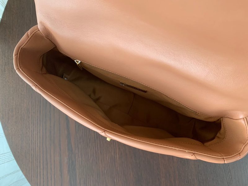 20210329_i1616954238_9491_6.jpg_1 19 FLAP BAG 30 BROWN GOATSKIN