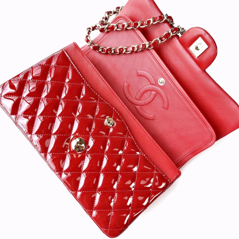 FLAP BAG MEDIUM 25CM RED PATENT CALFSKIN GOLD HARDWARE