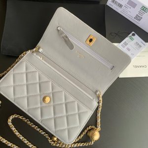 CLASSIC WOC 19CM WHITE LAMBSKIN GOLD HARDWARE