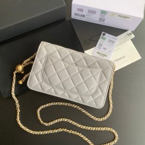 CLASSIC WOC 19CM WHITE LAMBSKIN GOLD HARDWARE