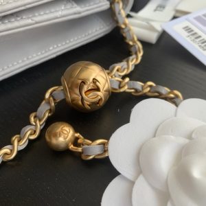 CLASSIC WOC 19CM WHITE LAMBSKIN GOLD HARDWARE