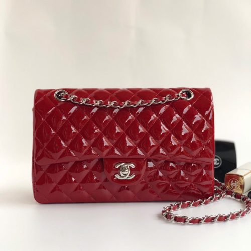 20210823_i1629693371_7148_0_jpg FLAP BAG MEDIUM 25CM RED PATENT CALFSKIN SILVER HARDWARE