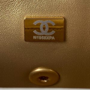 Classic Mini Flap Bag 20cm White Lambskin Gold Hardware