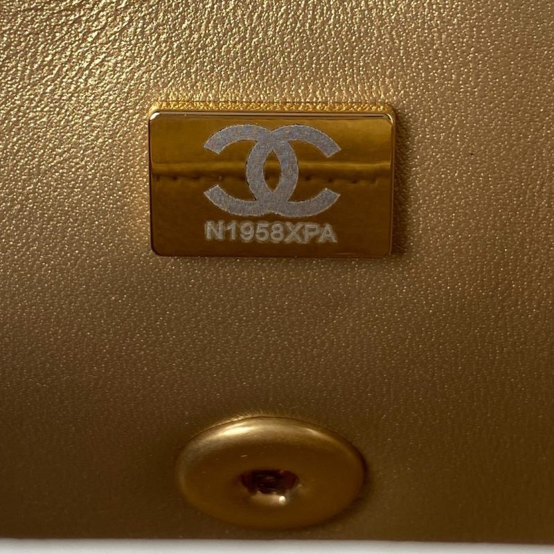 Classic Mini Flap Bag 20cm White Lambskin Gold Hardware