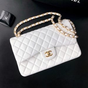 flap bag jumbo 30cm white lambskin gold hardware