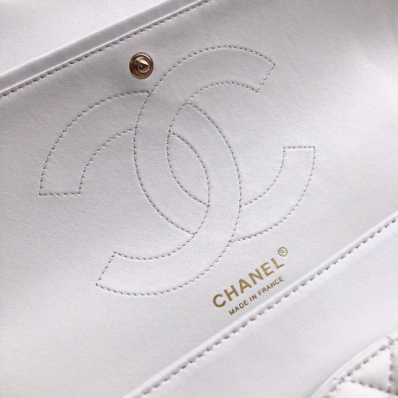 flap bag jumbo 30cm white lambskin gold hardware