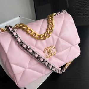 19 FLAP BAG 30 PINK GOATSKIN