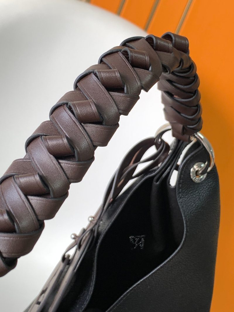 20220525_a1653455041895_2111_jpg CARMEL HOBO 40 BLACK MAHINA