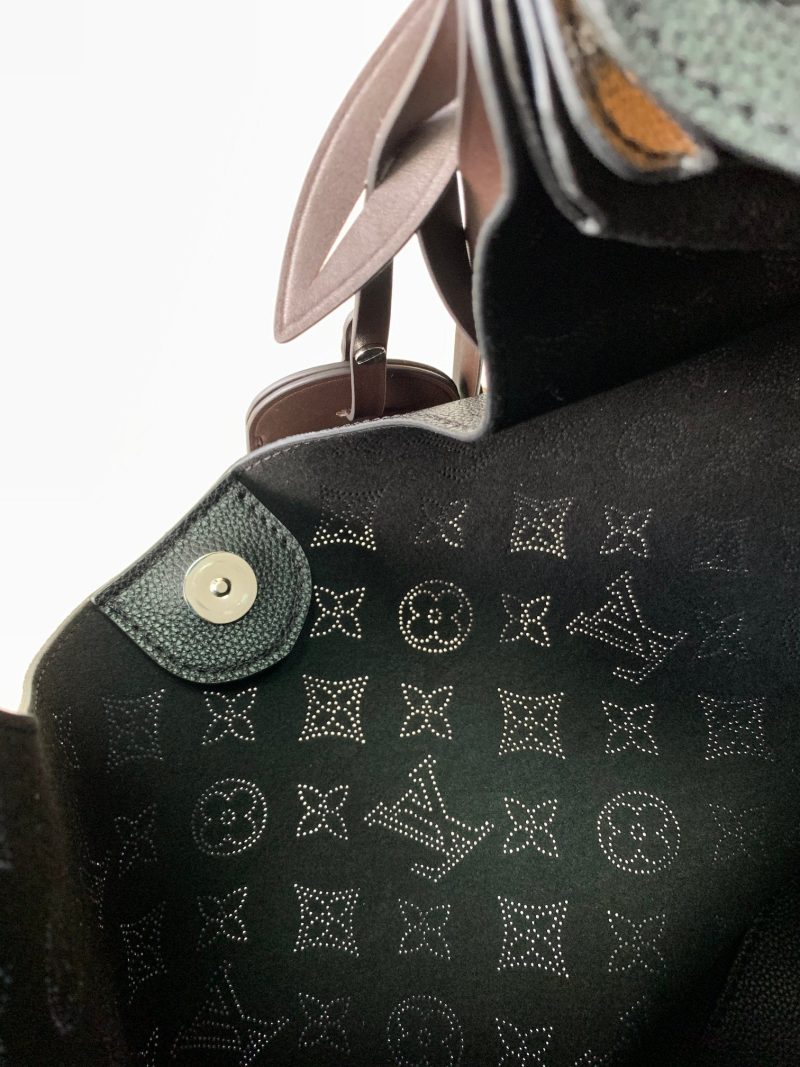 20220525_a1653455042142_0716_jpg CARMEL HOBO 40 BLACK MAHINA