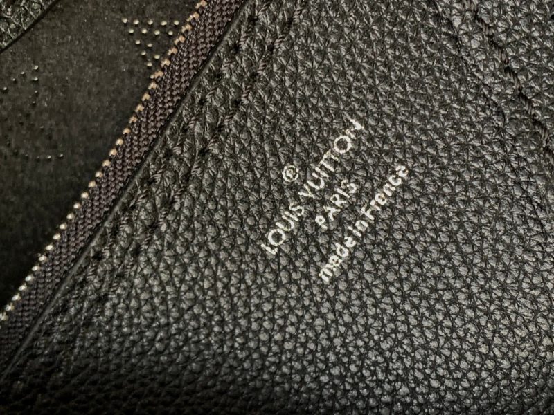 20220525_a1653455042393_0808_jpg CARMEL HOBO 40 BLACK MAHINA