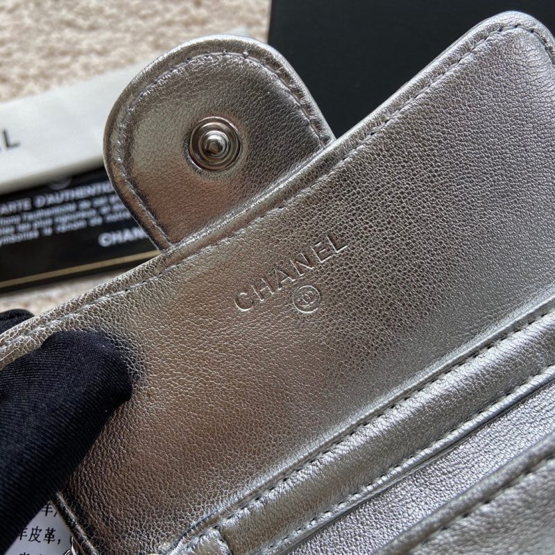 CC 24 Classic Wallet On Chain 11cm Silver Sheepskin  156514