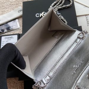 CC 24 Classic Wallet On Chain 11cm Silver Sheepskin  156514