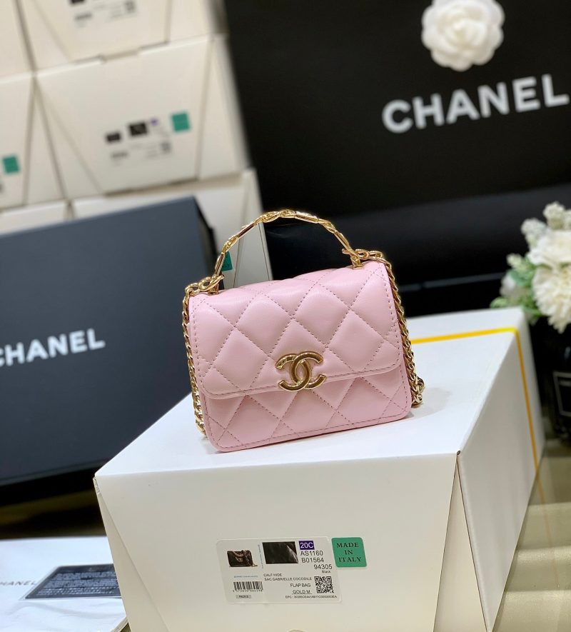 CC Handle Small Shoulder Bag 13cm Pink Sheepskin