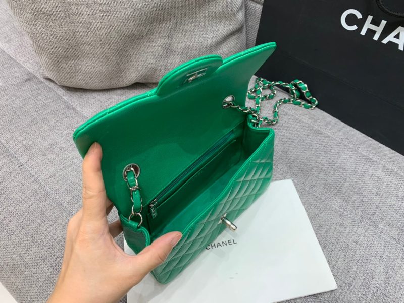 20220929_i1664442816_2019_6_jpg flap bag mini 20cm dark green caviar silver hardware