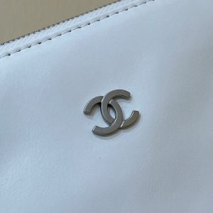 CC 22 Hobo White Black Calfskin Silver Hardware