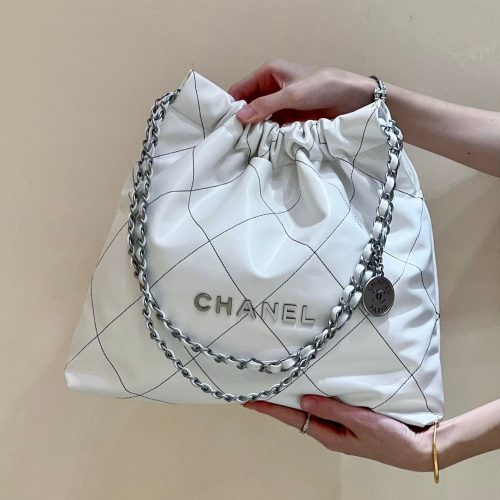 20221121_i1668992124_8296_0_jpg CC 22 Hobo White Black Calfskin Silver Hardware